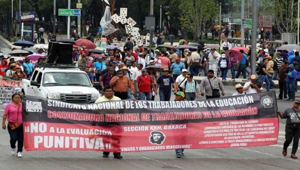 CNTE-Protest am 3. Juni in Oaxaca-Stadt. Foto: Telesur