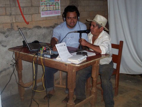 Radio Aire Zapoteco / Raymundo Cruz Miguel, Desinformemonos