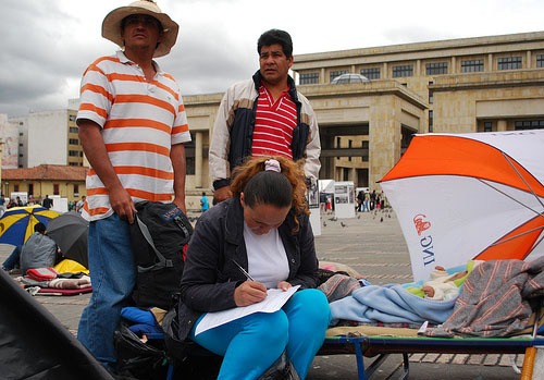 Mahnwache von Vertriebenen in Bogota / Troskiller, flickr