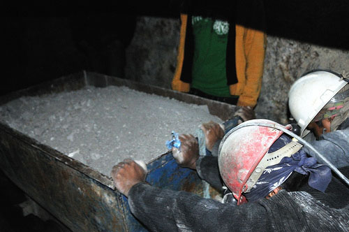 Arbeiter in der Mine Morena / Cesar Ángel Zaragoza, lickr