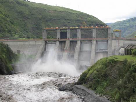 Auch Megaprojekte wie Wasserkraftwerke sind ein Zankapfel zwischen Regierung und Indígenas / servindi