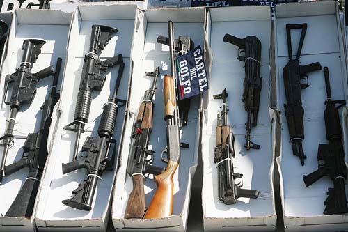 Beschlagnahmte Waffen in Mexiko / Jesus Villaseca Perez, Flickr