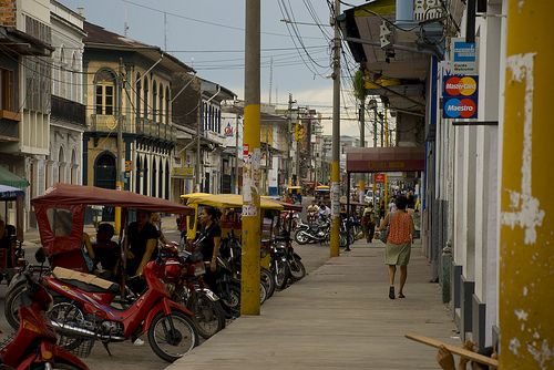 Straßenszene in Iquitos (2011) / LauraGaceo, Flickr