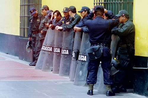Die Peruanische Nationalpolizei / Martintoy, CC BY-NC 2.0, flickr