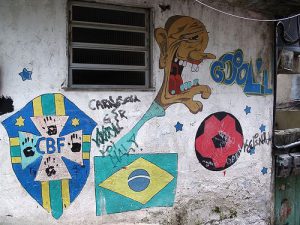 Fussball-Graffiti in der Rocinha / Charlie Phillips, flickr