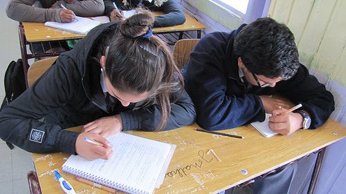 Chilenische Schüler*innen kommt Bildung teuer zu stehen / Oreal/Unesco Santiago, CC BY-NC-SA 2.0, flickr