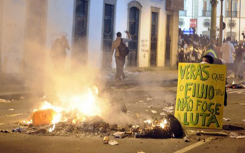 Foto von den Protesten in Rio am 18. Juni 2013 / Brasildefato1, CC BY-NC-SA 2.0 Flickr