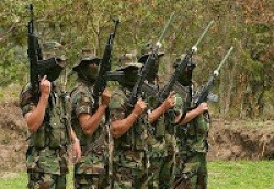 Kolumbianische Paramilitärs. Foto: Amerika21/notimundo2.blogspot.de
