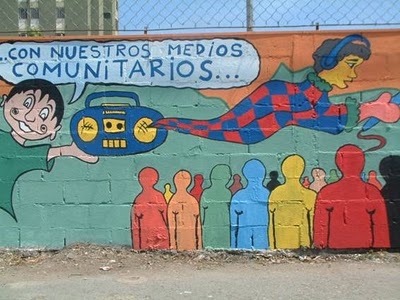 Mural zu Radios comunitarias / seniales.blogspot.de