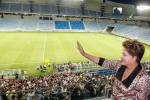 Rousseff im Januar bei der Eröffnung des Complexo do Estádio Arena das Dunas in Natal // Blog do Planalto,CC BY-NC-SA 2.0, flickr