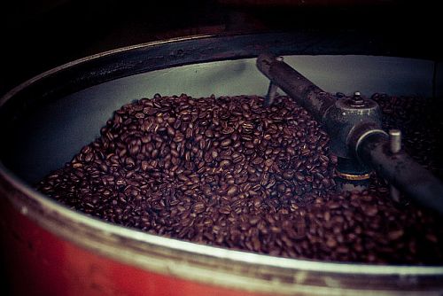 Wegen Ernteausfällen dürften aus Mexiko dieses Jahr weniger Kaffeebohnen kommen / Foto: Kaffeeröstung, Fernando Messino, CC BY-NC-SA 2.0, flickr