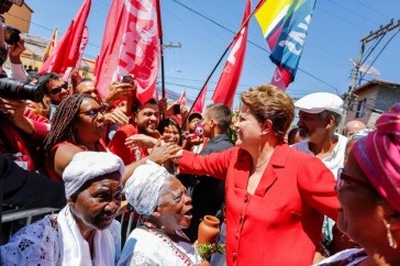 Überall die gleichen Bilder: Endspurt im brasilianischen Wahlkampf. Foto: Amerika21/Twitter