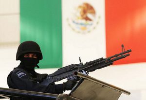 Zumindest in Coahuila wohl nicht nur ausschließlich im Auftrag des Staates im Einsatz: Die mexikanische Bundespolizei / Foto: Jesus Villaseca Perez, CC_BY-NC-SA 2.0