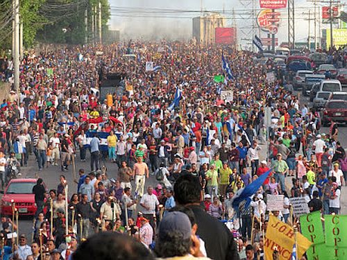 Demonstration am 27.06.2015 / Foto: Giorgio Trucchi, nicaraguaymasespanol.blogspot.com