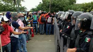 mexiko normalistaspolicias. Foto: Prensa Latina