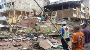 Zerstörtes Haus nach Erdbeben in Ecuador 