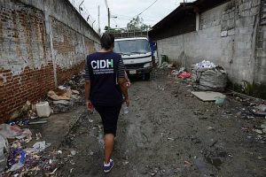 CIDH-Mitarbeiter*in beim Ortsbesuch in Honduras, 2014 / Foto: Daniel Cima, CIDH, CC BY 2.0