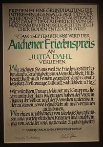 Urkunde des Aachener Friedenspreises 1988 für Jutta Dahl. Foto: Wikipedia