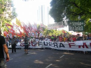 Weg mit dem G20 und dem IWF. Protestierende in Buenos Aires