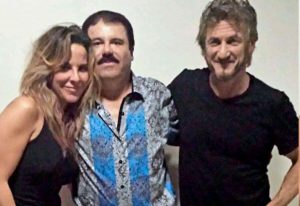 Ein Bild aus besseren Tagen: Drogenboss Guzmán mit den Schauspieler*innen Kate del Castillo und Sean Penn im Jahr 2015. Foto: Desinformémonos