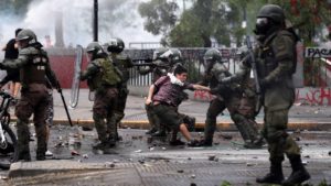 Die chilenische Militärpolizei Carabineros de VChile ist für ihre Brutalität berüchtigt. Foto: ANRed