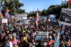 „Nein zur Kontaminierung des Wassers!" Demo in Mendoza am 23. Dezember (Foto: Martín Magallanes / ANRed)