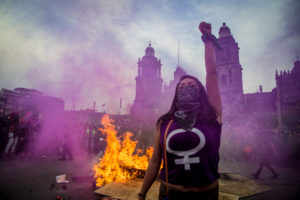 Kämpferisch für Gerechtigkeit: Eine Frau am 8. März 2020 in Mexiko-Stadt. Foto: Hazel Zamora Mendieta/Cimac