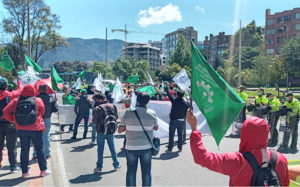 Arbeiter*innen protestieren gegen  Mobbing und Diskriminierungen in Nestlé-Fabrik. Foto: Brasil de Fato/Sintraimagra
