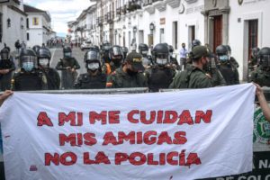 "Meine Freundinnen beschützen mich, nicht die Polizei" - Transparent in Popayán. Foto: Articulación Feminista Popayán