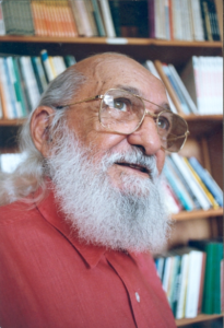 Der brasilianische Pädagoge und Philosoph Paulo Freire (1921-1997). Foto: Novohorizonte de Economia Solidaria/Flickr (CC0 1.0)