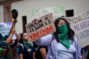 Die Bewegung zur Entkriminalisierung der Abtreibung, die sog. „Marea Verde“ (grüne Welle), hat in den letzten Jahre starken Zuwachs bekommen und vermehrt öffentlichen Druck ausgeübt. Foto: Flavia Morales Vásques/Cimacnoticias