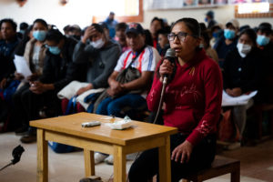 Ein Treffen mit Überlebenden und Angehörigen der Opfer der Massaker in Senkata und Sacaba im November 2020 / Foto: Comisión Interamericana de Derechos Humanas via Flickr (CC BY 2.0)