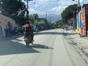 Port-au-Prince, 18. Oktober 2021: Transportgewerkschaften haben zu einem Streik aufgerufen, um gegen Bandenkriminalität und Entführungen zu protestieren. Foto: Alter Presse