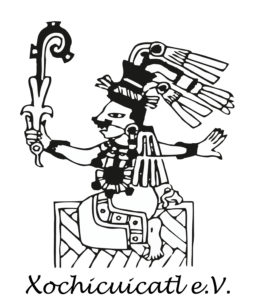 Logo des Vereins, das eine stilisierte Person mit Federschmuck und einem Stab in der Hand zeigt. Darunter steht Xochicuicatl e.V.