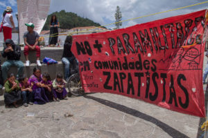 Protest gegen paramilitärische Angriffe auf zapatistische Gemeinden. Foto: Chiapas Paralelo/Desinformémonos