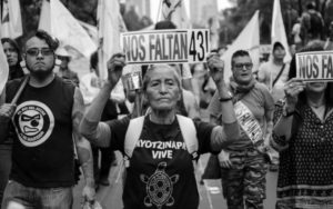 Seit Jahren fordern die Angehörigen Aufklärung im Fall der verschwundenen Studenten von Ayotzinapa. Foto: Carlos Ayala/Desinformemonos