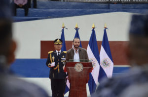 El Salvadors Präsident Bukele setzt lieber auf das Militär als auf die Wissenschaft. Foto: Wikimedia Commons/PresidenciaSV