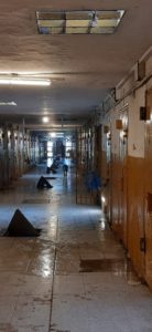 Korridor im Batán-Gefängnis im argentinischen Mar del Plata. Foto: Radio matraca