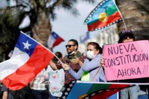 Seit 2019 gehen viele Menschen in Chile für eine gerechtere Verfassung auf die Straße. Foto: Agencia Pulsar Brasil