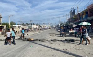 Der Verkehr in der haitianischen Hauptstadt Port-au-Prince kam zum Erliegen. Foto: AlterPresse
