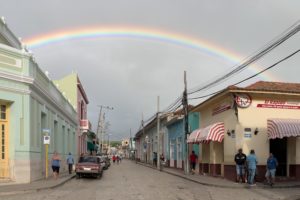 Bessere Aussichten für queere Menschen auf Kuba? Regenbogen in der Stadt Trinidad / Foto: Rob Oo via Flickr (CC BY 2.0)