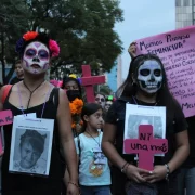 „Marcha de las Catrinas“ in Gedenken an ermordete Frauen