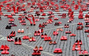 Jedes Paar Schuhe ein Symbol für ein ausgelöschtes Leben.
Foto: Denisse Tramolao via wikimedia
CC BY-SA 4.0