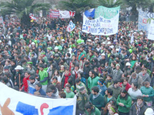 Seit Jahrzehnten protestieren Studierende massenhaft gegen die hohen Studiengebühre. Hier ein Bild aus dem Jahr 2011.
Foto: Nicikas15 via wikimedia
CC BY-SA 3.0