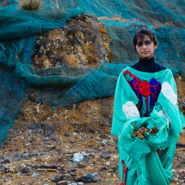 Daniela Intervención textil, desmonte minero en Champamarca, Cerro de Pasco 2016