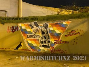 Intervención urbana del frente gráfico WarmisBitchz, 8M 2023. La imagen representa a Aída Aroni, mujer aimara que se enfrentó a la policía durante las protestas en Lima con mucha valentía. Fue injustamente detenida y maltratada. Foto cortesía de las WarmisBitchz