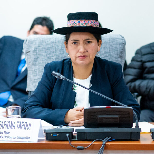 An dem Treffen nahm auch Tania Pariona, ehemalige Kongressabgeordnete und Geschäftsführerin der Nationalen Koordinierungsstelle für Menschenrechte, teil.
Foto: prensa.taniapariona via flickr
CC BY-NC-SA 2.0
