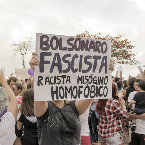 Wer sein Transpi von 2028 noch hat, kann es wieder hervorkramen: Auch Bolsonaro-Sohn Flavio werden, Rassismus, Sexismus und Homofeindlichkeit vorgeworfen.
Foto: Pedro Rosa via flickr
CC BY 2.0